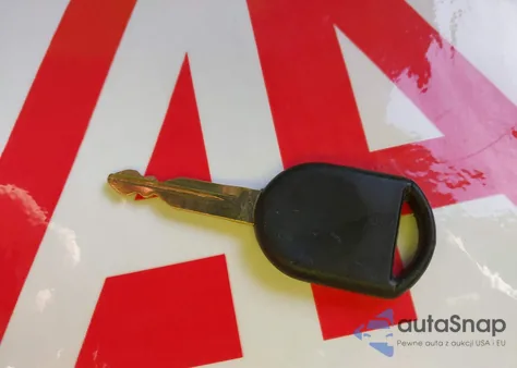 2005 Ford F-150 Stx/Xl/Xlt from USA, damaged, VIN 1FTRF12245NB17777